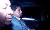 Pedro Castillo en su traslado a prisión