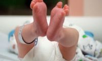 Bebé de nueve meses fue abusada sexualmente y abandonada en una vereda en Turbo