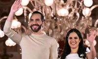 Nayib Bukele y su esposa Gabriela Rodríguez.