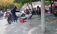 Captura de los sujetos en plena vía pública.