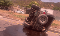 Conductor resulta herido tras aparatoso accidente cerca de Las Acacias