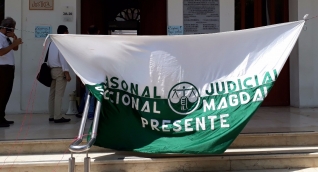 Desde la mañana de este martes los trabajadores de la Rama Judicial exigen el pago de su mesada.