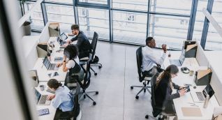 Nueva jornada laboral y recargos nocturnos mejoran ingresos de trabajadores colombianos desde este 15 de julio