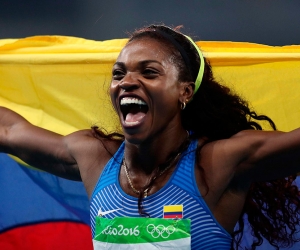 Caterine Ibargüen por fuera de los Bolivarianos. 