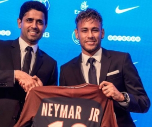 Nasser Al-Khelaifi presentando el fichaje de Neymar
