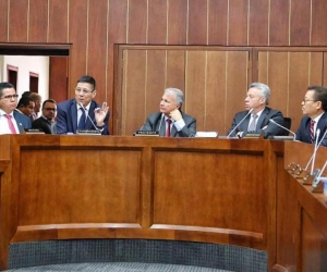 Congresistas de la Comisión III del Senado.
