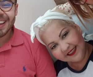 Fabiola Posada, acompañada de su hijo, Nelson Polanía.