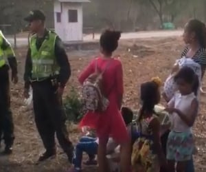 Los buses transportaban mujeres, hombres y niños sin los permisos correspondientes para estar en territorio colombiano.