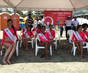 Las capitanas antes de presentar la prueba.