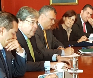 Gobernadora del Magdalena, en reunión con el Canciller.