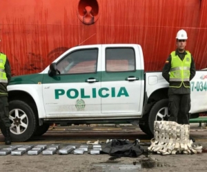Policía Metropolitana luego de la incautación.