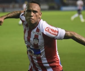 Celebración del gol de Jarlan Barrera.