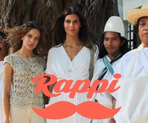 Toya Montoya junto a los indígenas de la sierra y Giselle Lacouture