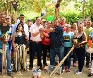 Alcaldía de Santa Marta Campesinos recibieron insumos por parte de la Alcaldía Distrital.