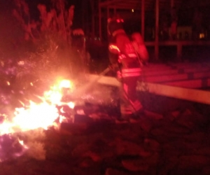 Alcaldía de Santa Marta Un doble incendio se presentó a las afueras del CDI de Bonda.
