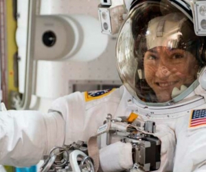 Christina Koch, la astronauta estadounidense que más tiempo duró en el espacio.