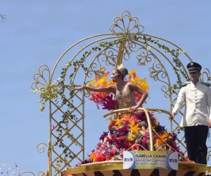 Isabella portaba su vestido 'Romance de Barranquilla, en honor a los poema de Meira del Mar, su tía-abuela.