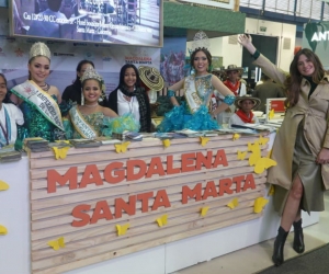 Taliana Vargas en el stand de Magdalena y Santa Marta.