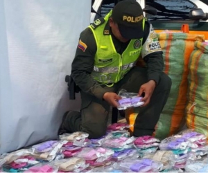 Parte de la mercancía incautada por las autoridades.