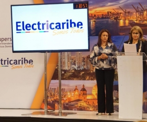 Ángela Patricia Rojas Combariza, agente Especial de Electricaribe, firmó con Empresas Públicas de Medellín -EPM- y el Consorcio Energía de la Costa.