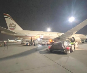 Avión con los insumos médicos donados por Emiratos Árabes.