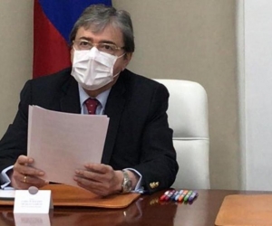 Carlos Holmes Trujillo.