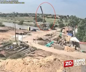 Esta fue la máquina pesada que cayó al agua.