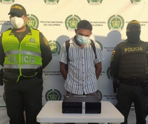 Las autoridades lo capturaron con el elemento hurtado. 