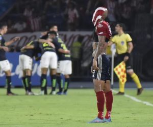 La cara de la derrota y eliminación juniorista en Copa Sudamericana.
