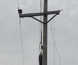 Gracias al trabajo de los técnicos de la empresa Air-e se repuso el material y lograron la normalización del servicio.