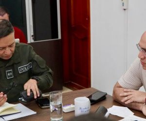 Durante un consejo de seguridad, se instó a la comunidad a colaborar con las autoridades y se reforzaron operativos policiales para enfrentar a esta organización criminal.