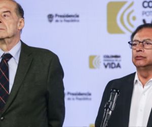 Presidente Gustavo Petro y su exministro Álvaro Leyva