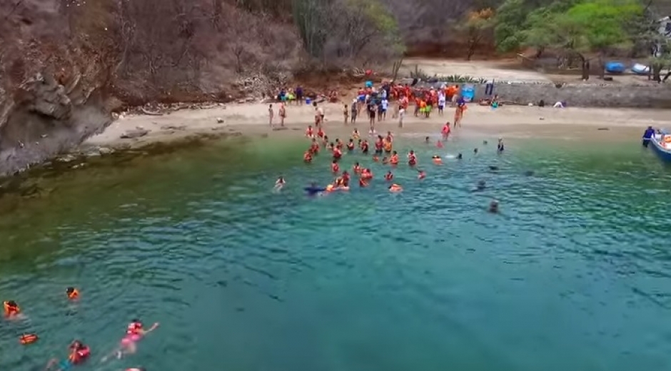 Archivo Waikiki es una playa cercana a Bahía Concha adonde los turistas van a caretear.