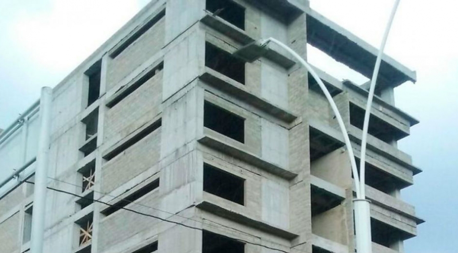 Panorámica de la inconclusa obra de la ESAP en la capital del Magdalena.