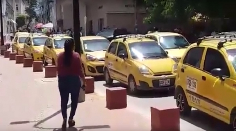 Los taxistas aseguran que si no reciben soluciones se irán a paro.  