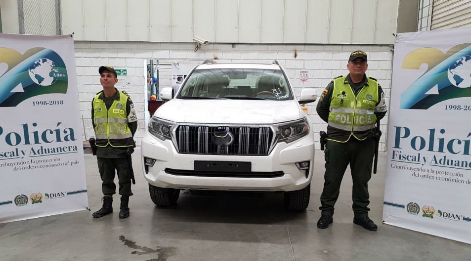 Vehículo aprehendido por la Polfa.