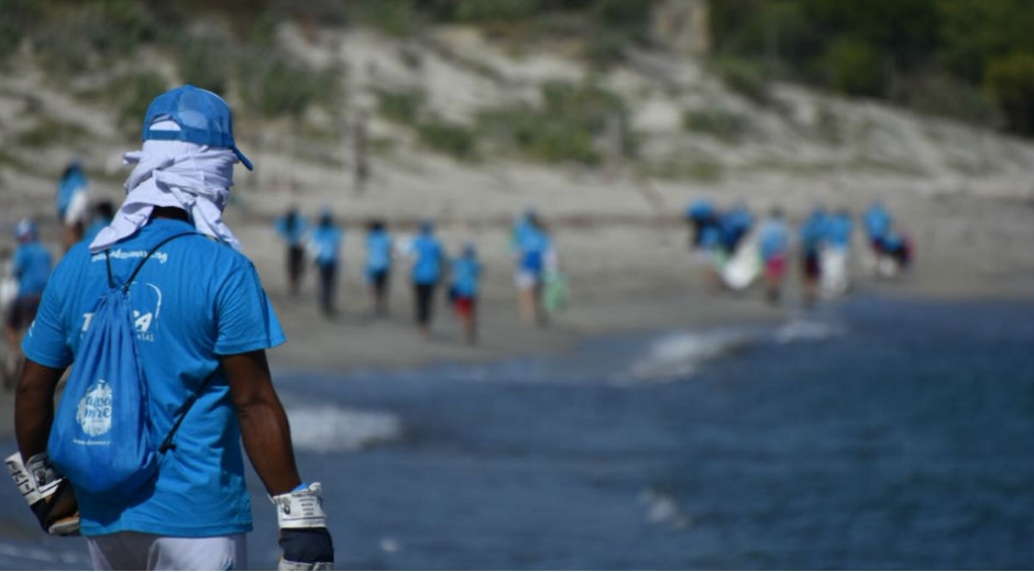 Fundacion Akwamare en jornada de limpieza de playas
