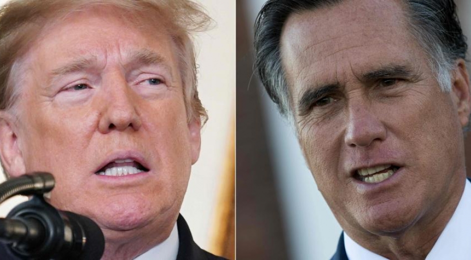 El mandatario estadounidense, Donald Trump, y el excandidato presidencial y senador Mitt Romney.