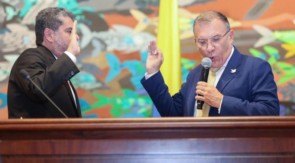 Senado Toma de juramento del nuevo contralor.