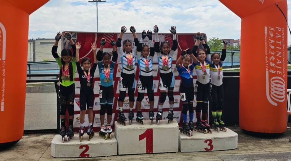 Niñas campeonas en Cali