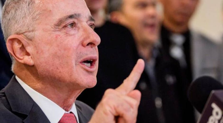 seguimiento. expresidente Álvaro Uribe Vélez.