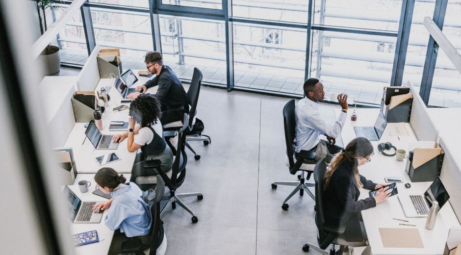 Nueva jornada laboral y recargos nocturnos mejoran ingresos de trabajadores colombianos desde este 15 de julio